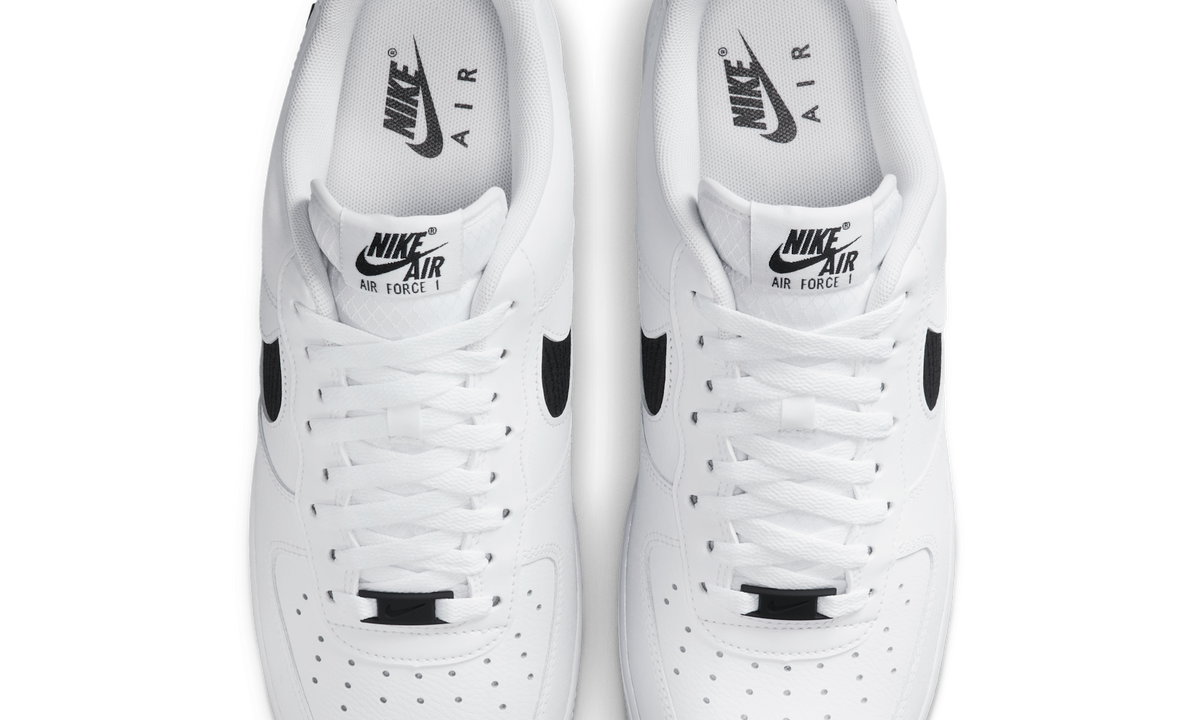 Overkicks - Nike Air Force 1 Low SE Nylon Swoosh White Black (IH4452-100) - vista superior