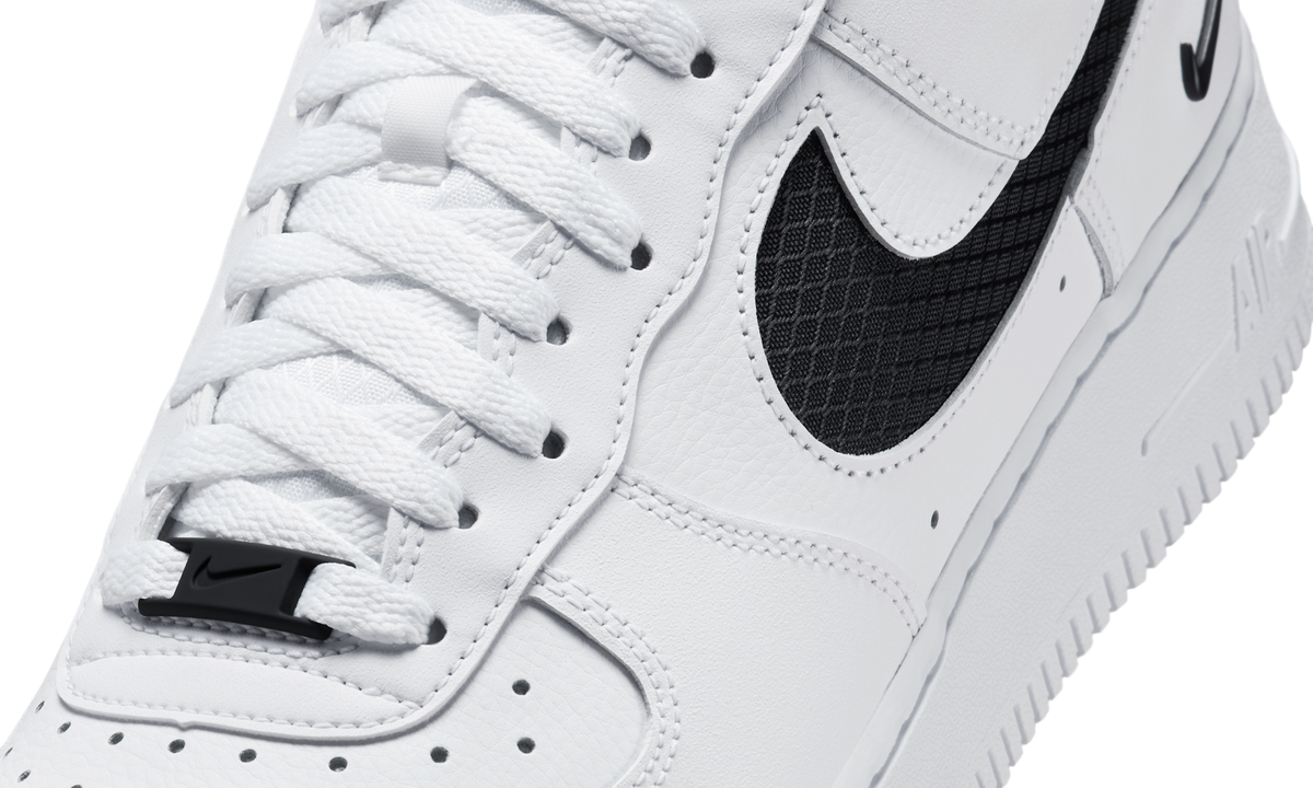 Overkicks - Nike Air Force 1 Low SE Nylon Swoosh White Black (IH4452-100) - detalle lateral interior