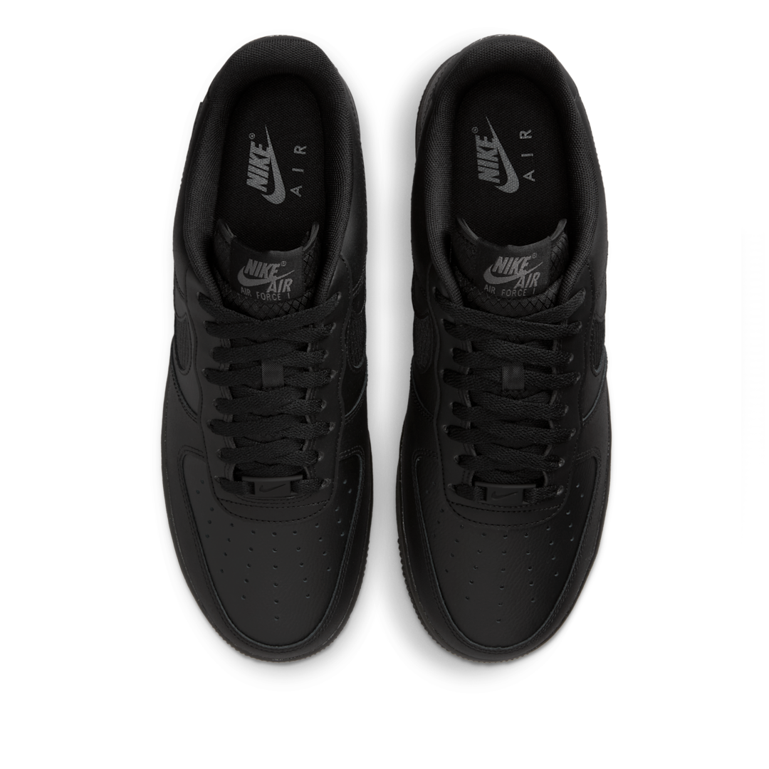 Overkicks - Nike Air Force 1 Low SE Triple Black Ripstop (IH4452-001) - par completo