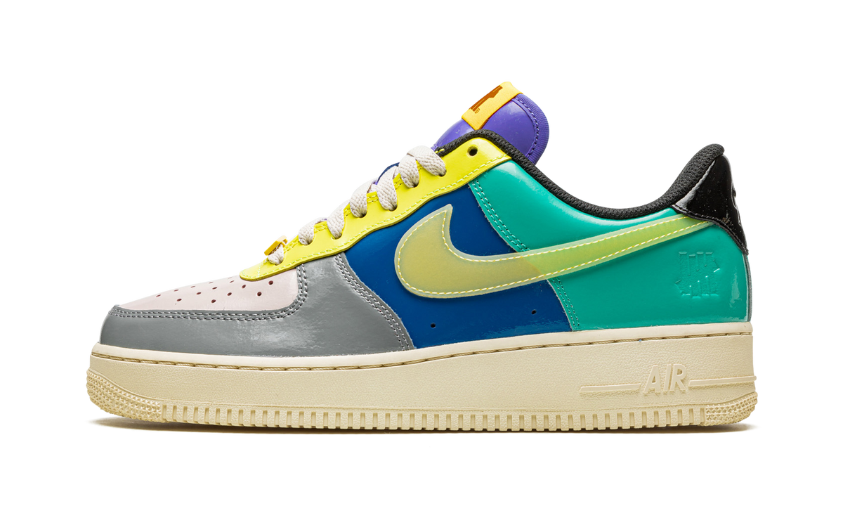 Overkicks - Nike Air Force 1 Low SP Undefeated Multi-Patent Community (DV5255-001) - vista lateral