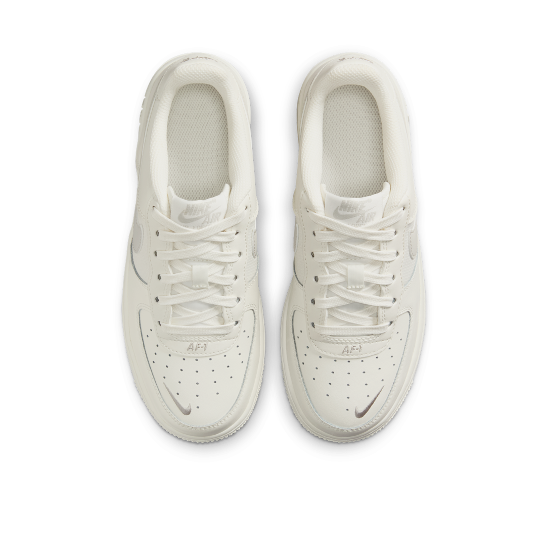 Overkicks - Nike Air Force 1 Low Sail Light Bone (GS) (IB7688-100) - imagen 3