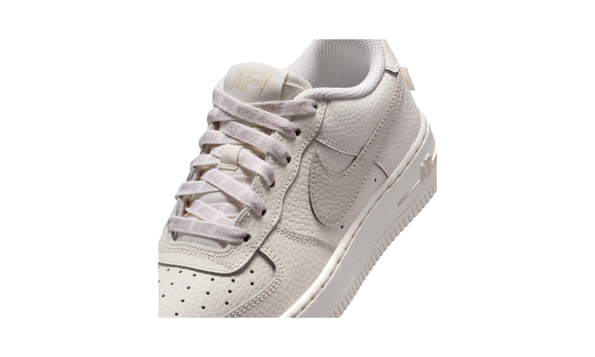 Overkicks - Nike Air Force 1 Low Sail Light Orewood Brown (GS) (IR0270-101) - imagen 7
