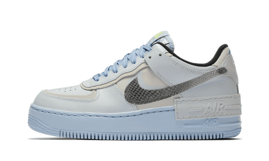 Overkicks - Nike Air Force 1 Low Shadow Pure Platinum Snakeskin Blue (CV3027-001) - vista lateral