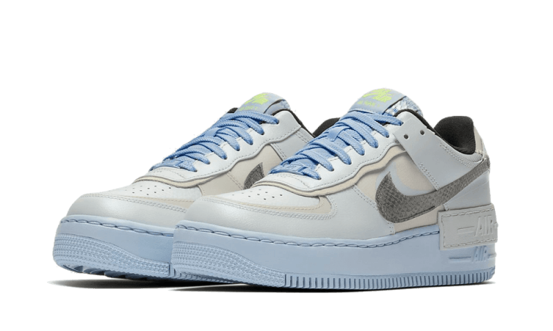Overkicks - Nike Air Force 1 Low Shadow Pure Platinum Snakeskin Blue (CV3027-001) - vista trasera