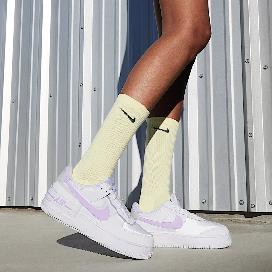 Overkicks - Nike Air Force 1 Low Shadow White Lilac Bloom (FN6335-102) - detalle suela