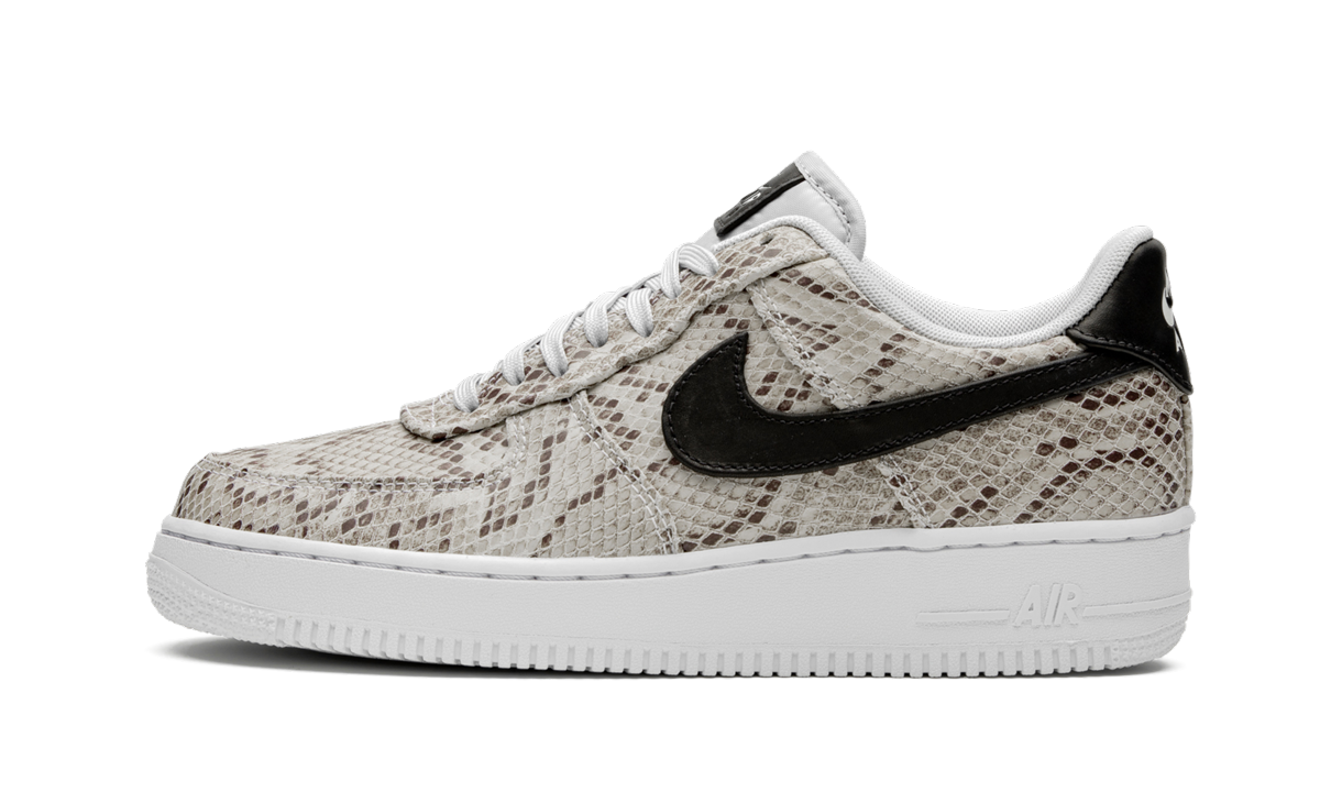 Overkicks - Nike Air Force 1 Low Snakeskin (2019) (BQ4424-100) - vista lateral