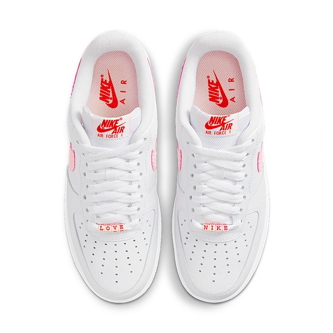 Overkicks - Nike Air Force 1 Low VD Valentines Day (2022) (DQ9320-100) - par completo
