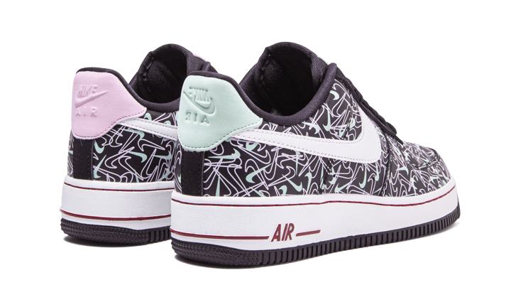 Overkicks - Nike Air Force 1 Low Valentines Day (2020) (BV0319-002) - par completo