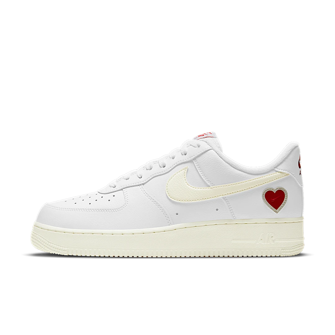 Overkicks - Nike Air Force 1 Low Valentines Day (2021) (DD7117-100) - vista lateral
