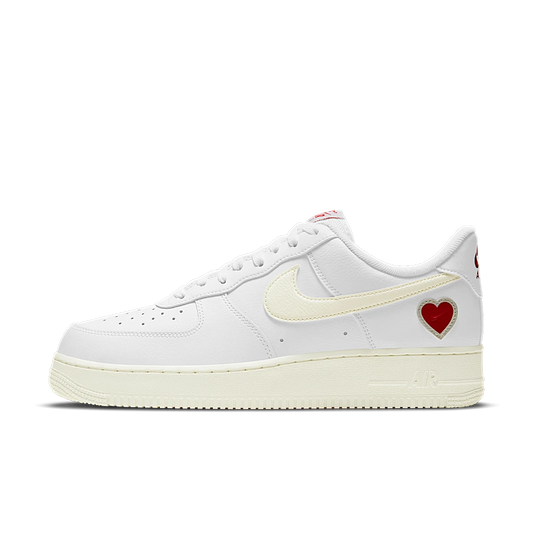 Overkicks - Nike Air Force 1 Low Valentines Day (2021) (DD7117-100) - vista lateral