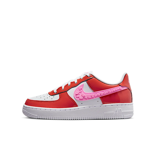 Overkicks - Nike Air Force 1 Low Valentines Day (2023) (FD1031-600) - vista lateral