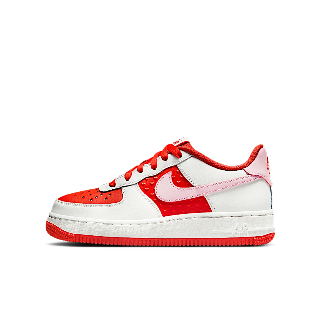 Overkicks - Nike Air Force 1 Low Valentines Day (2025) (HV5165-121) - vista lateral