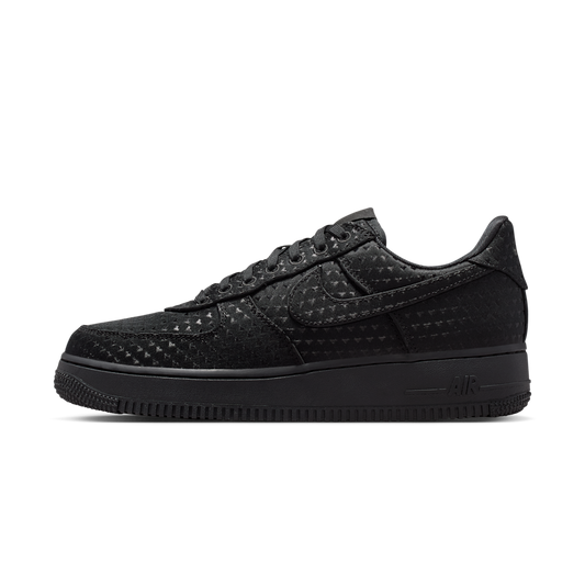 Overkicks - Nike Air Force 1 Low Valentines Day Triple Black (2026) (IQ9965-001) - vista lateral