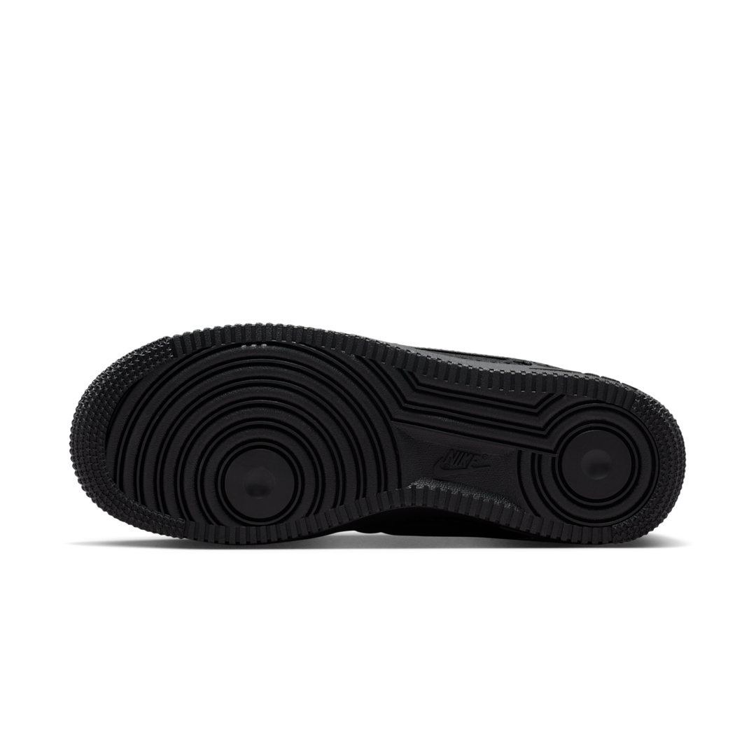 Overkicks - Nike Air Force 1 Low Valentines Day Triple Black (2026) (IQ9965-001) - detalle suela