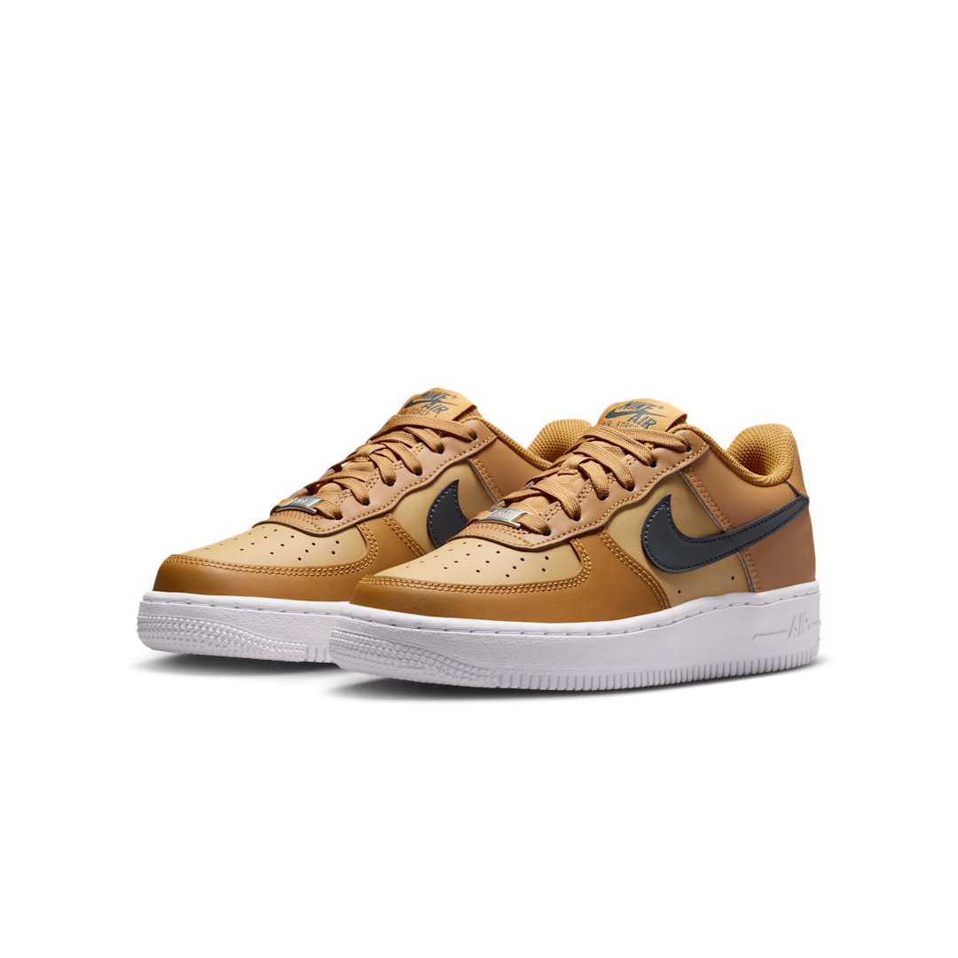 Overkicks - Nike Air Force 1 Low Wheat Club Gold White Anthracite (GS) (CT3839-700) - imagen 2