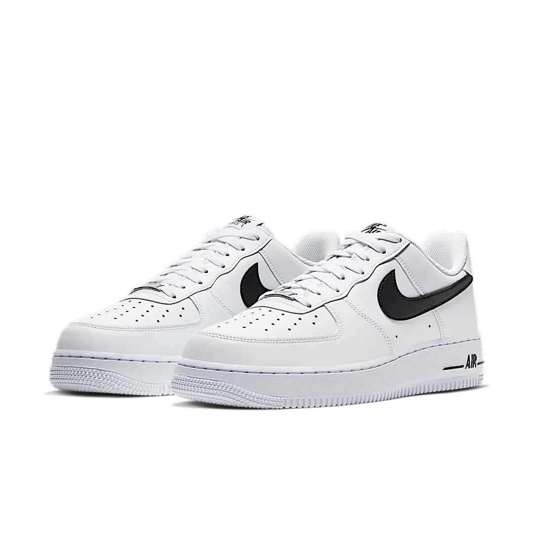 Overkicks - Nike Air Force 1 Low White Black (2020) (CJ0952-100) - vista trasera