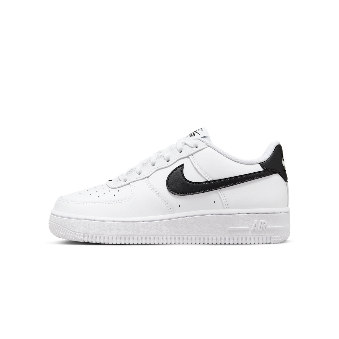 Overkicks - Nike Air Force 1 Low White Black (2024) (FV5948-101) - vista lateral