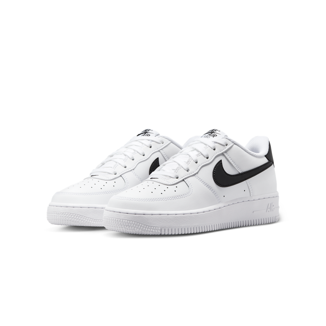 Overkicks - Nike Air Force 1 Low White Black (2024) (FV5948-101) - vista trasera