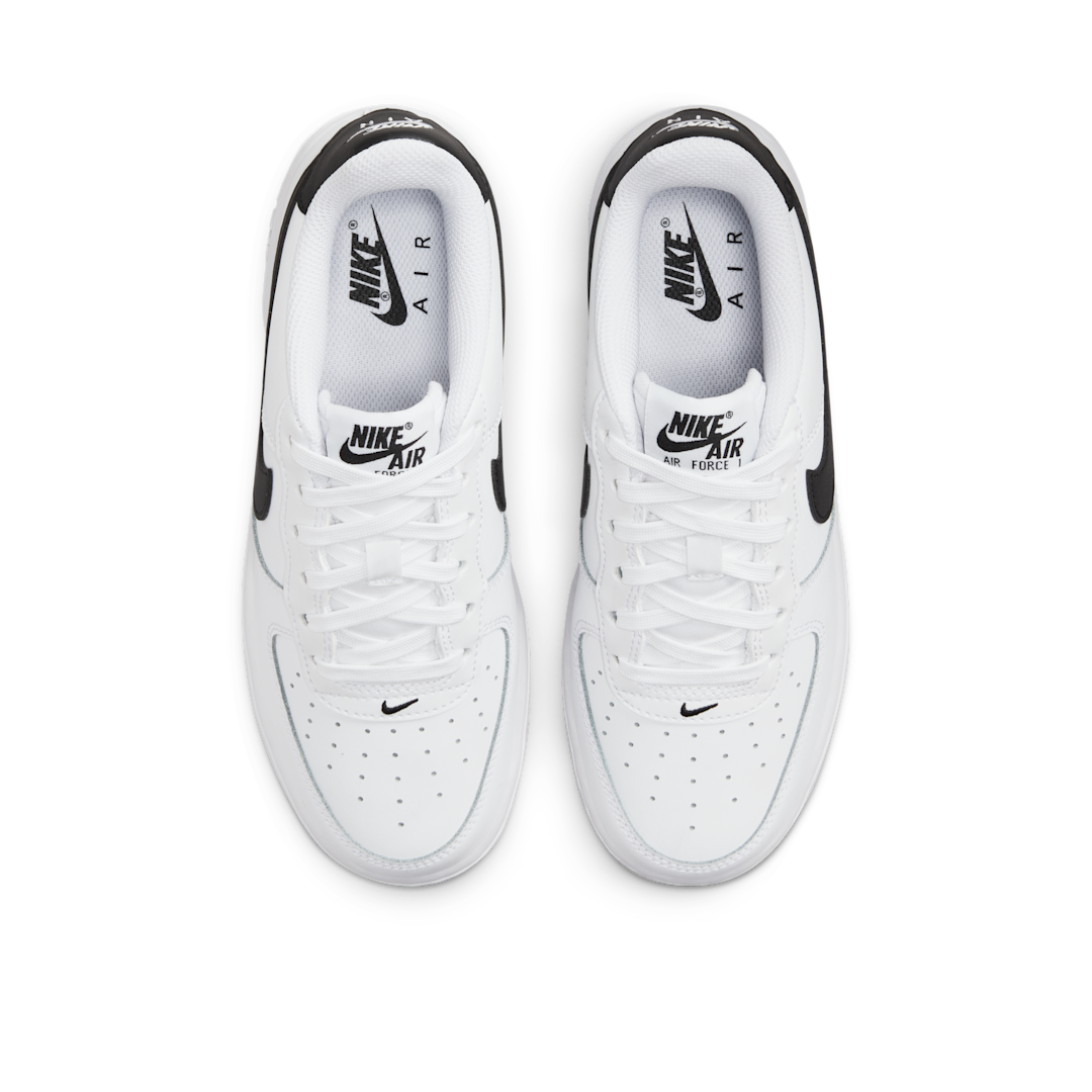 Overkicks - Nike Air Force 1 Low White Black (2024) (FV5948-101) - par completo