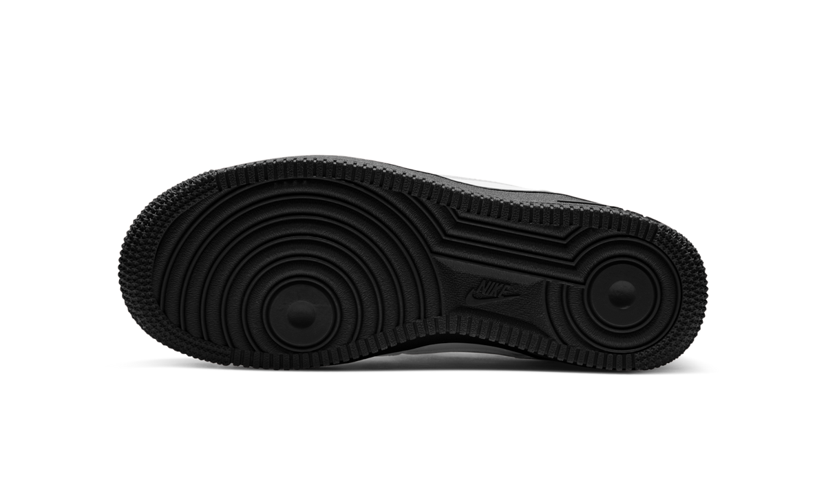 Overkicks - Nike Air Force 1 Low White Black Midsole (CV7663-101) - vista trasera