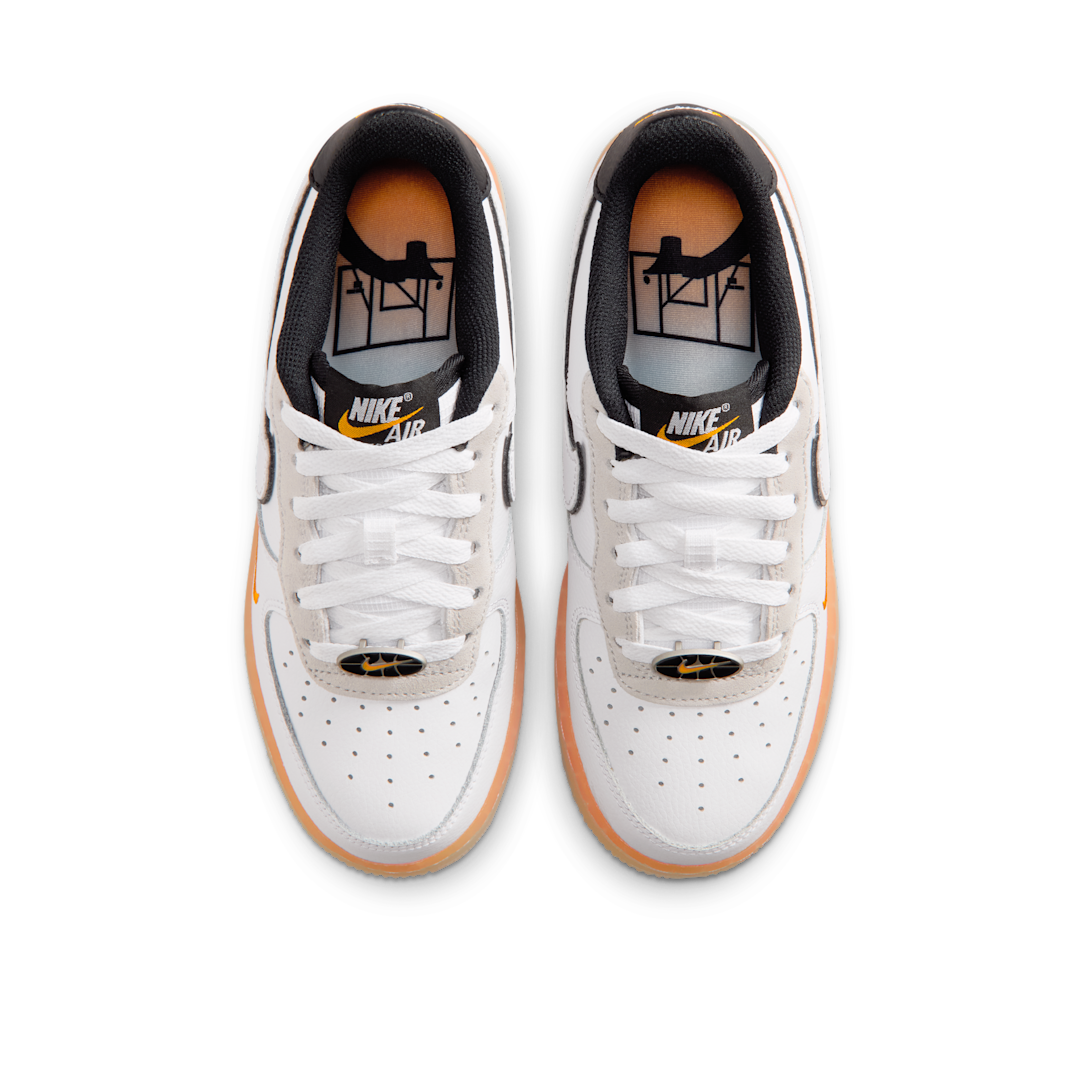 Overkicks - Nike Air Force 1 Low White Black Orange Peel (IQ0205-100) - par completo