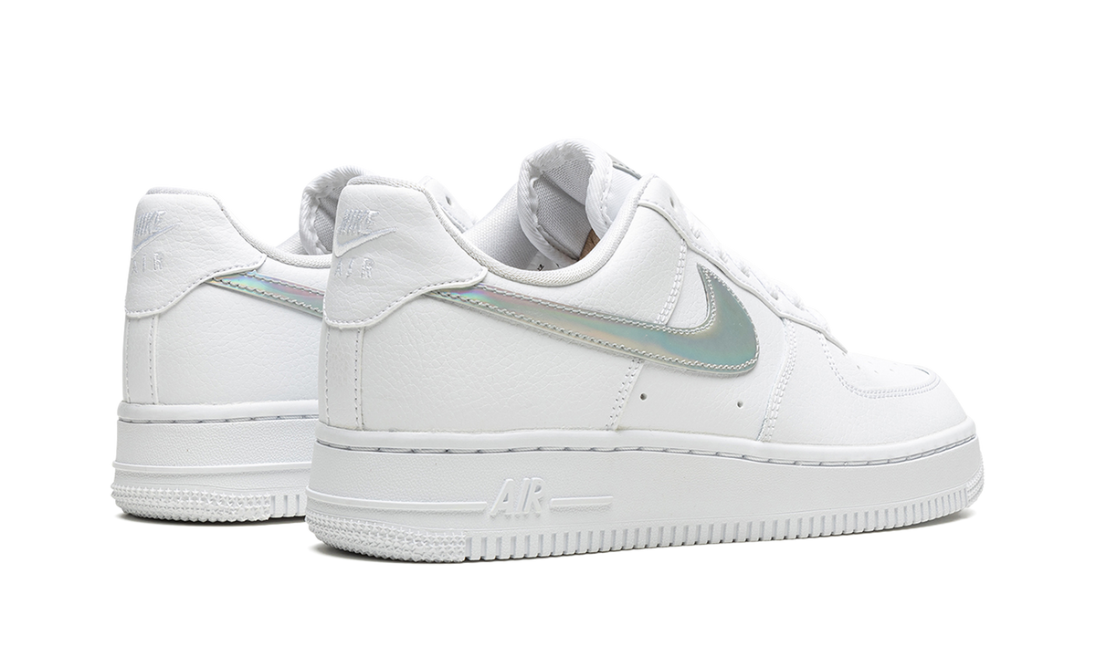 Overkicks - Nike Air Force 1 Low White Irisdescent (CJ1646-100) - par completo