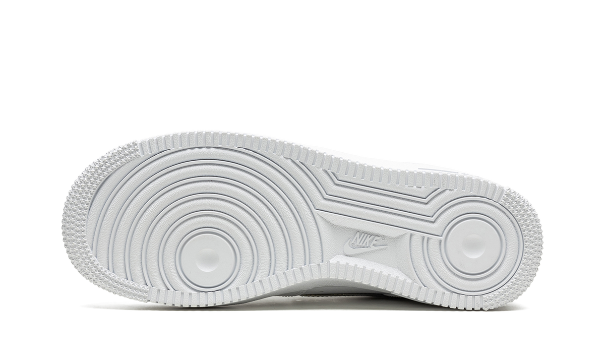 Overkicks - Nike Air Force 1 Low White Irisdescent (CJ1646-100) - vista superior