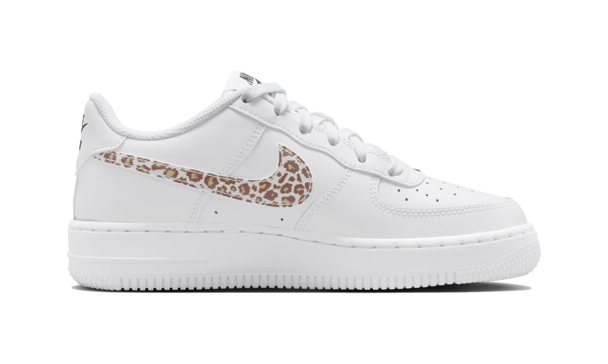 Overkicks - Nike Air Force 1 Low White Leopard Swoosh (IR0273-100) - detalle suela