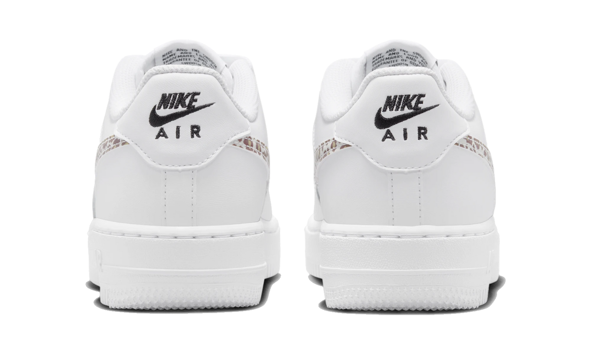 Overkicks - Nike Air Force 1 Low White Leopard Swoosh (IR0273-100) - detalle talón