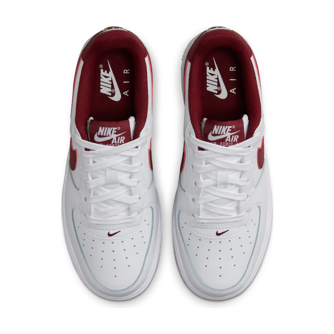 Overkicks - Nike Air Force 1 Low White Team Red (FV5948-105) - par completo