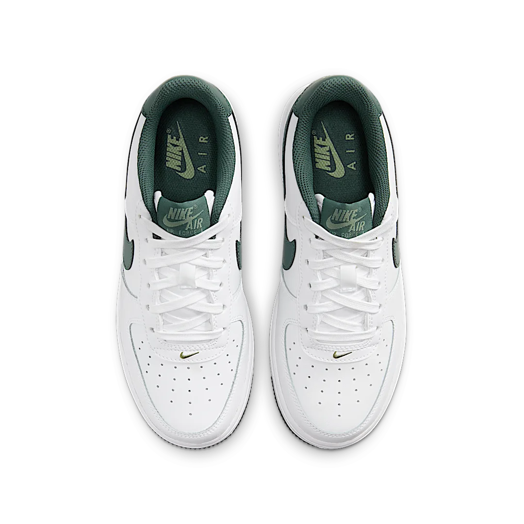 Overkicks - Nike Air Force 1 Low White Vintage Green (FV5948-110) - par completo