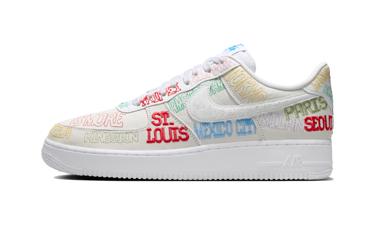 Overkicks - Nike Air Force 1 Low World Tour White (II1549-100) - vista lateral