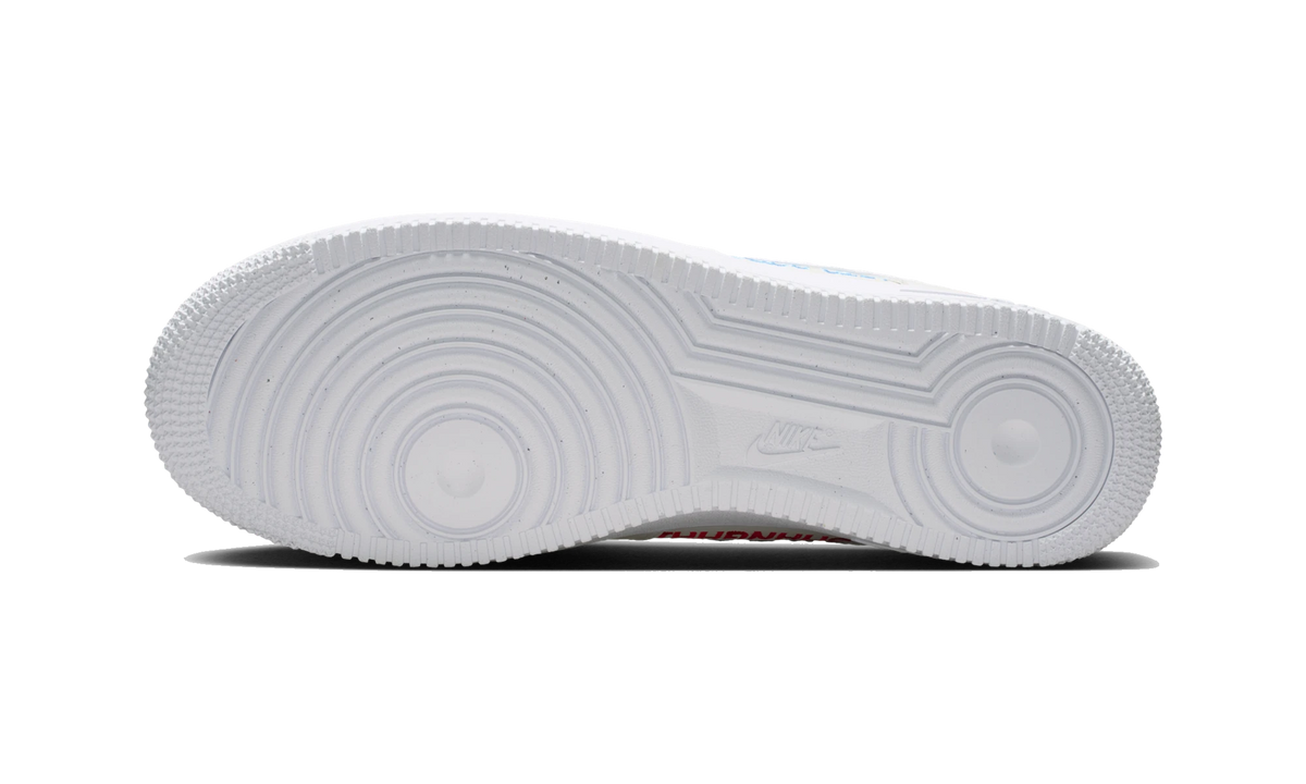 Overkicks - Nike Air Force 1 Low World Tour White (II1549-100) - par completo
