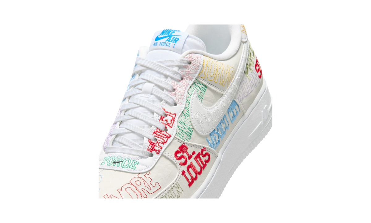 Overkicks - Nike Air Force 1 Low World Tour White (II1549-100) - detalle lateral interior