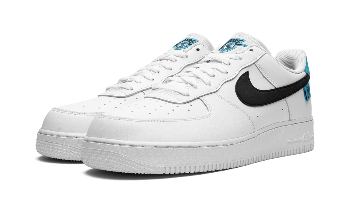 Overkicks - Nike Air Force 1 Low Worldwide White Blue Fury Black (CK7648-100) - vista trasera