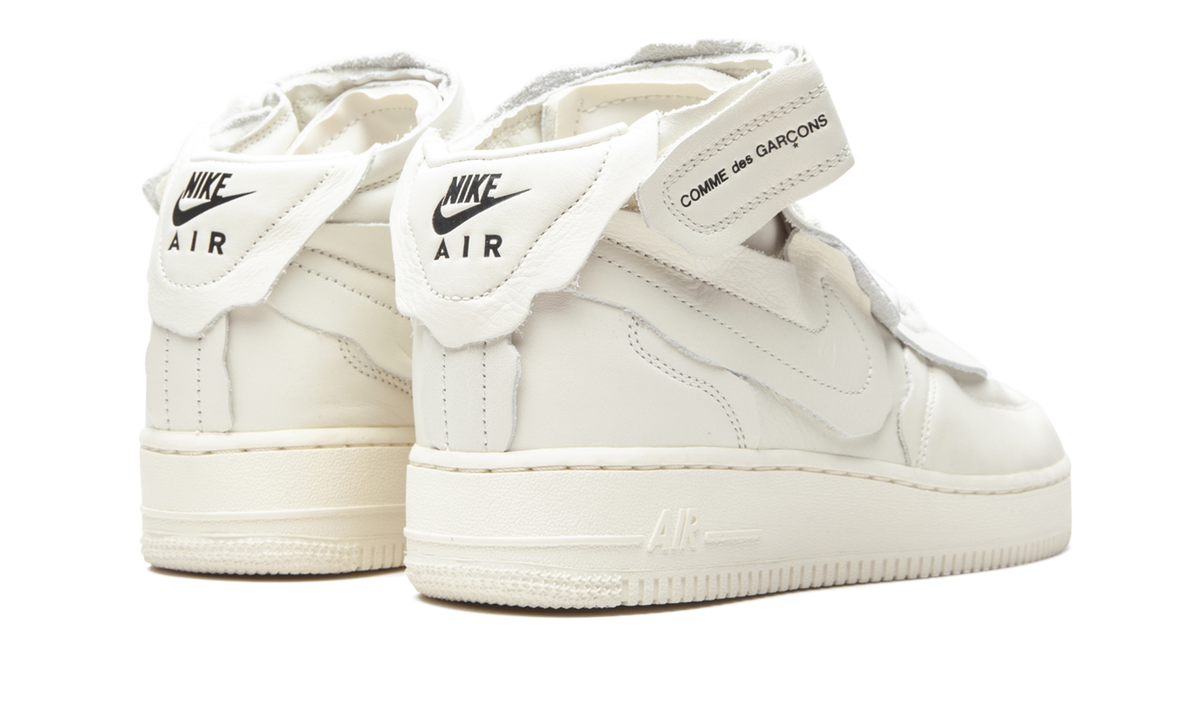 Overkicks - Nike Air Force 1 Mid Comme des Garcons White (DC3601-100) - par completo