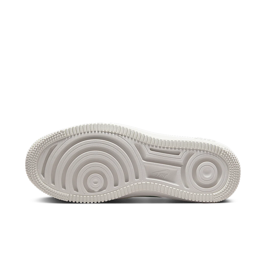 Overkicks - Nike Air Force 1 PLT.AF.ORM Barely Green (DX3730-300) - detalle suela