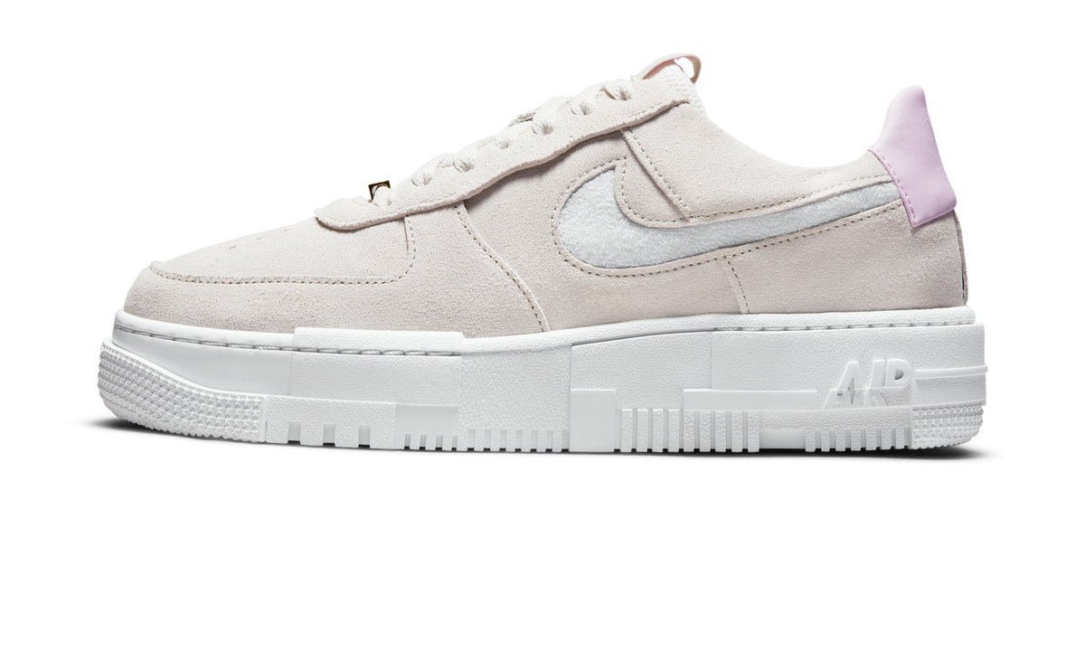 Overkicks - Nike Air Force 1 Pixel Beige Pink (DQ0827-100) - vista lateral