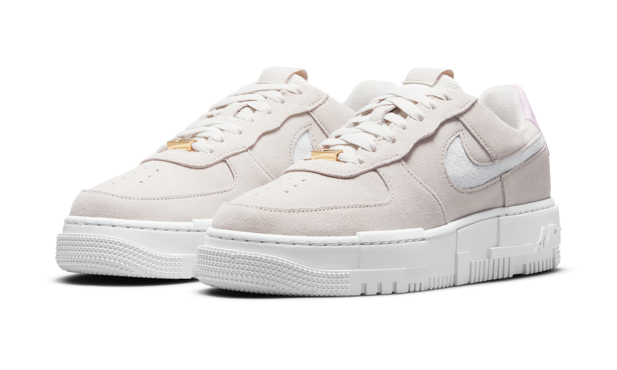 Overkicks - Nike Air Force 1 Pixel Beige Pink (DQ0827-100) - vista trasera