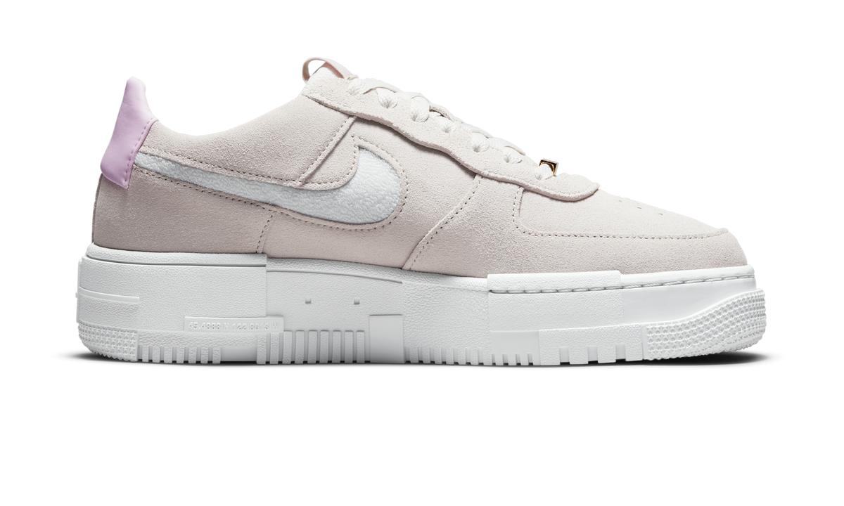 Overkicks - Nike Air Force 1 Pixel Beige Pink (DQ0827-100) - detalle suela