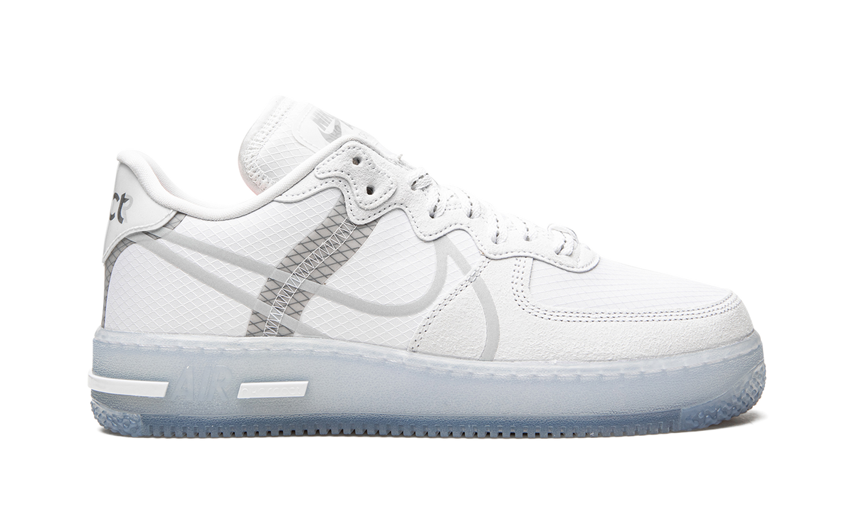 Overkicks - Nike Air Force 1 React White Light Bone (CQ8879-100) - detalle talón