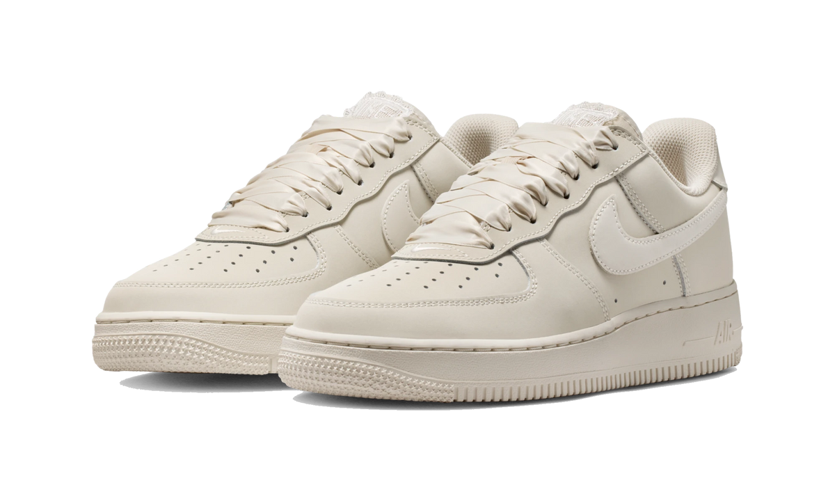 Overkicks - Nike Air Force 1 Retro Premium Oatmeal Pale Ivory (IR0871-100) - vista trasera