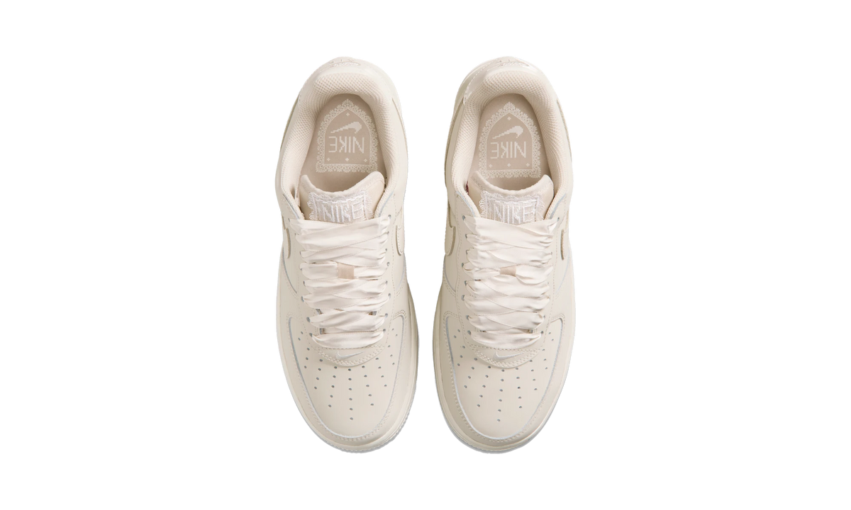 Overkicks - Nike Air Force 1 Retro Premium Oatmeal Pale Ivory (IR0871-100) - vista superior