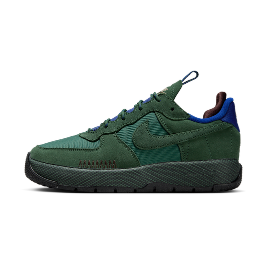 Overkicks - Nike Air Force 1 Wild Low Fir (FB2348-300) - vista lateral