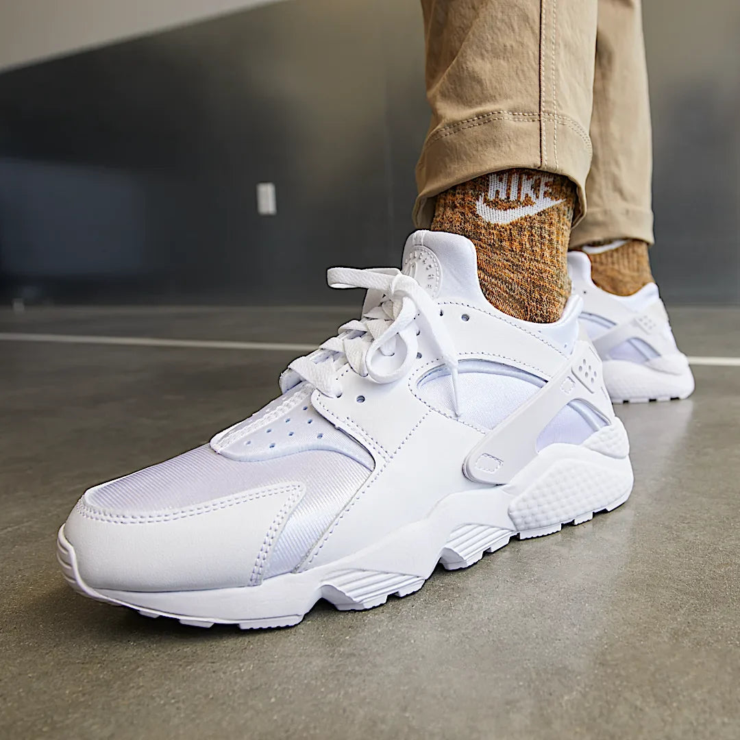 Overkicks - Nike Air Huarache Triple White (2021) (Womens) (DH4439-102) - detalle suela