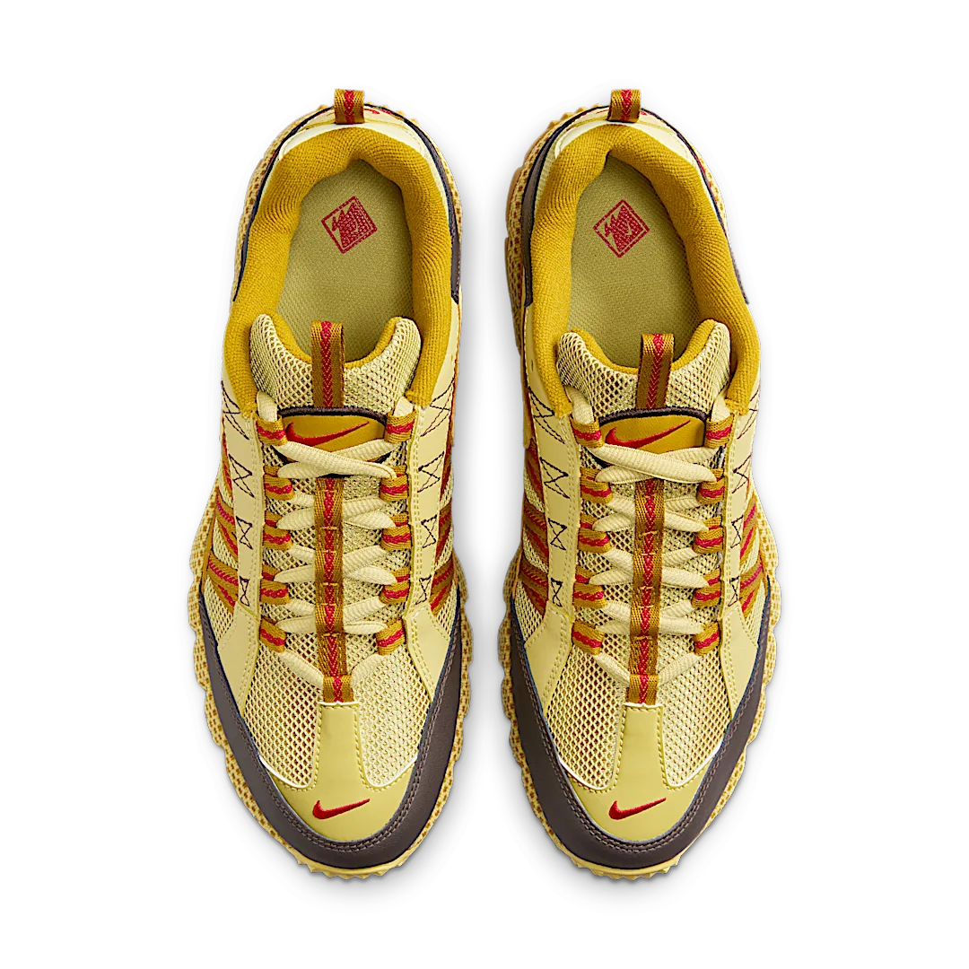 Overkicks - Nike Air Humara Buff Gold (FJ7098-701) - par completo