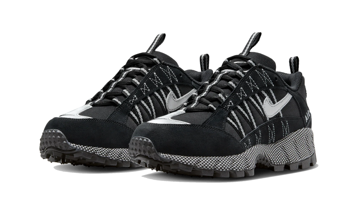 Overkicks - Nike Air Humara Oreo (Womens) (FB9982-001) - vista trasera
