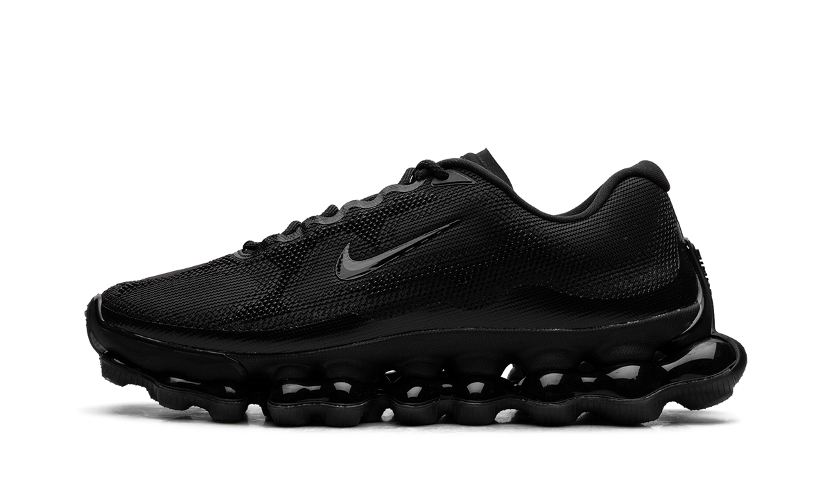 Overkicks - Nike Air Liquid Max Triple Black (IQ7634-003) - vista lateral