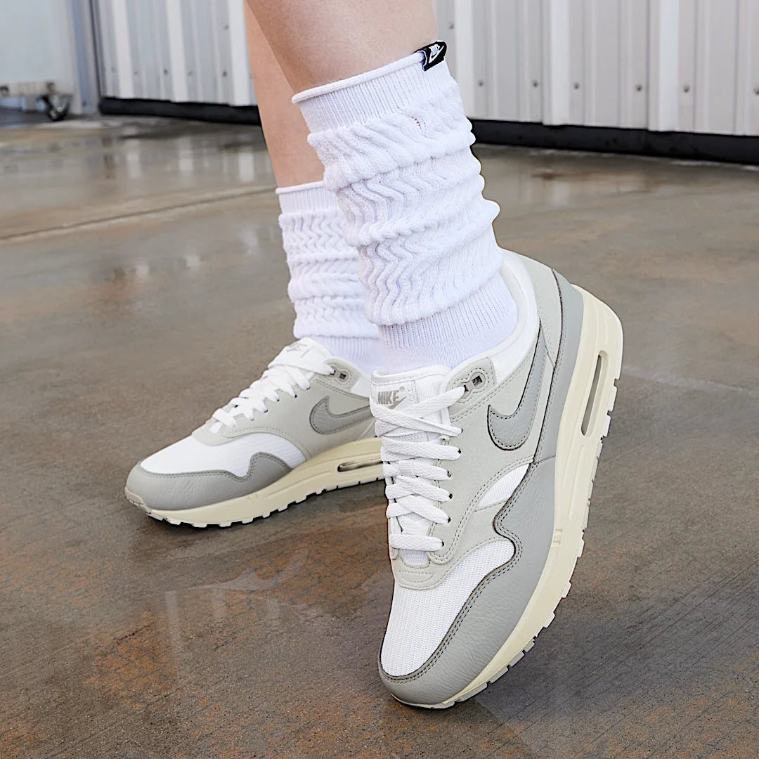 Overkicks - Nike Air Max 1 87 Pure Platinum (HF0026-001) - detalle suela