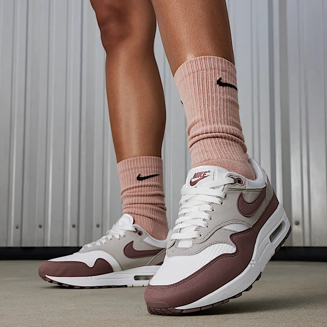 Overkicks - Nike Air Max 1 87 Smokey Mauve (DZ2628-104) - detalle suela